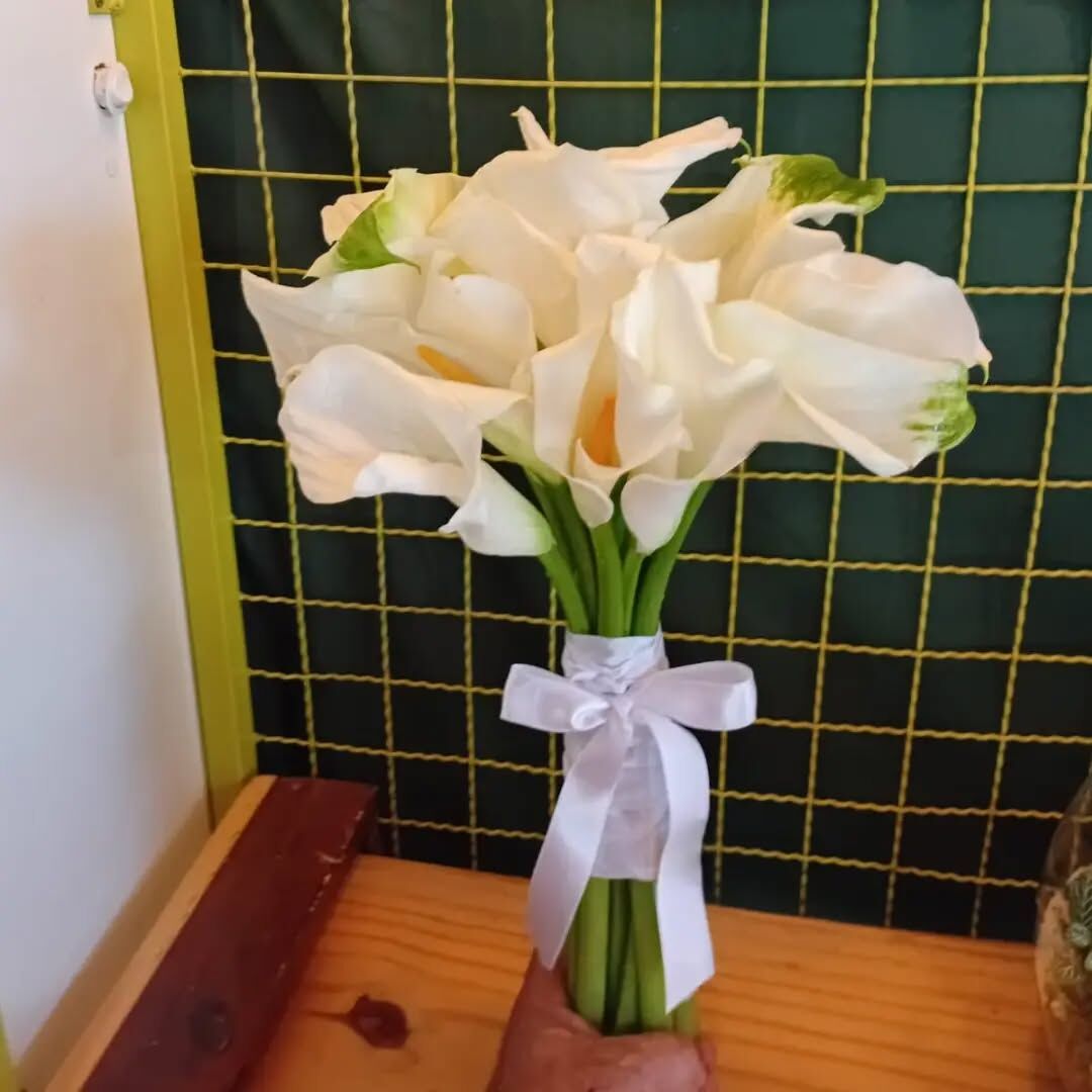 Buquê de noiva de copo-de-leite branco